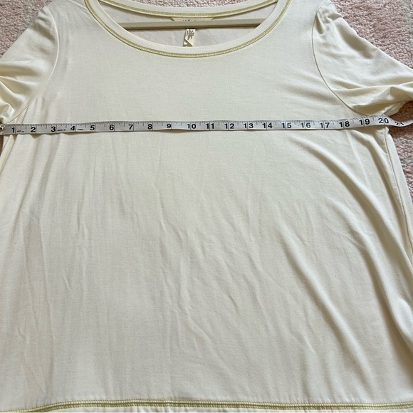 Matilda Jane Cream Long Sleeve Tee With Cream and Green Ruffle Hem Size Large - Picture 7 of 11